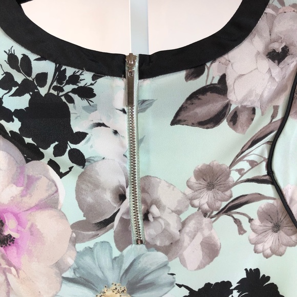 Short sleeve Floral Print Top - Picture 3 of 7